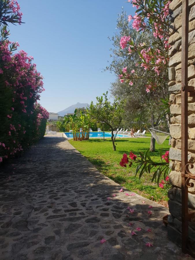 Agriturismo Villa Cefala Санта-Флавия Экстерьер фото